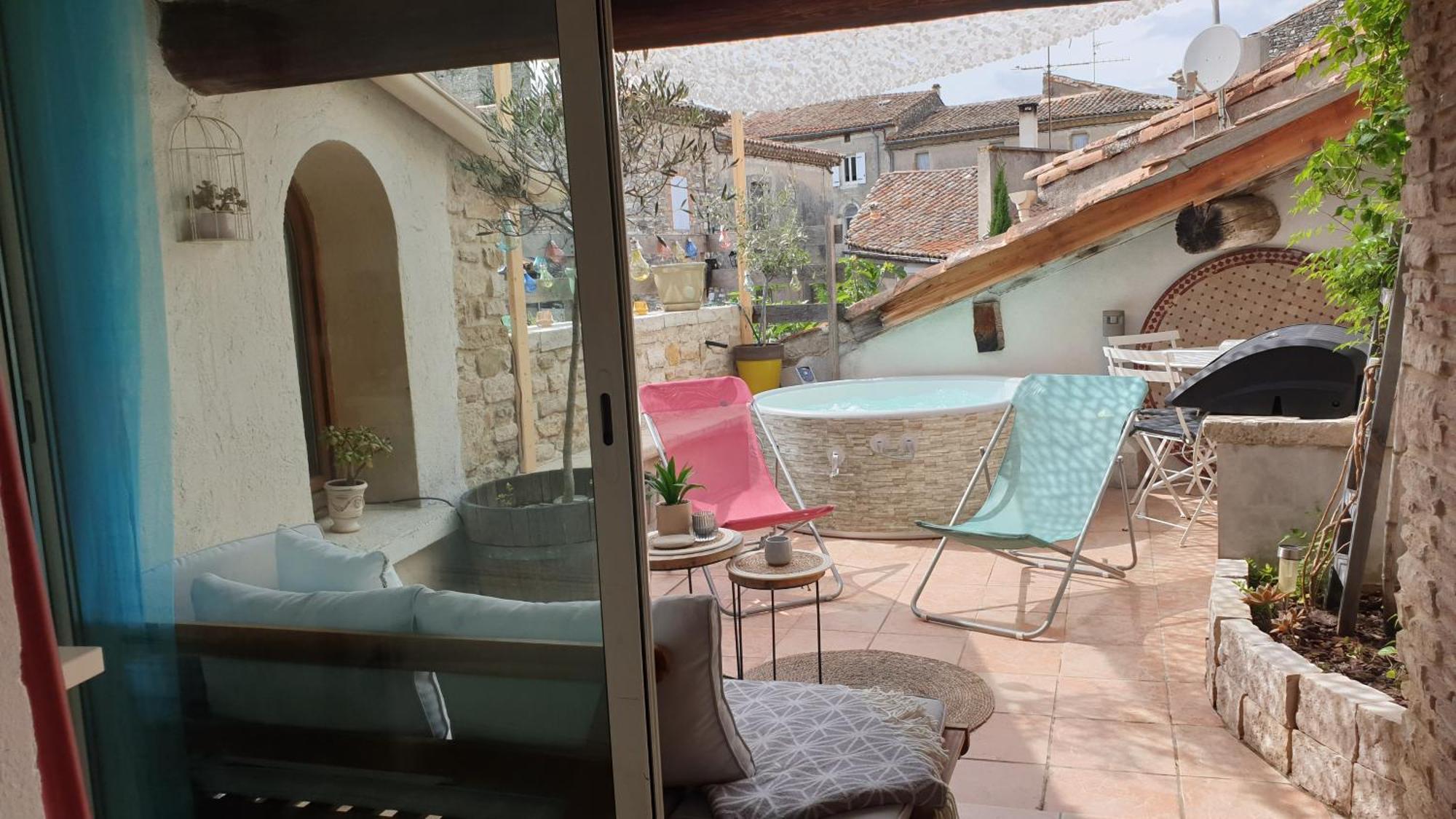 Maison avec Jacuzzi et terrasse sur les toits Brignon Extérieur photo